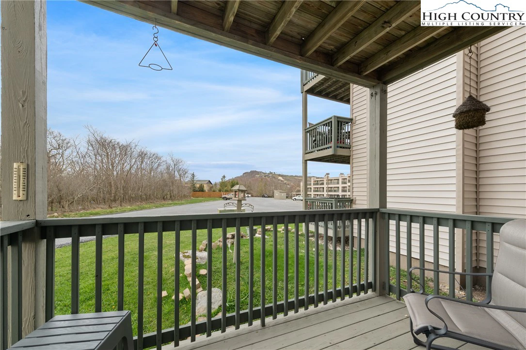 Image number 4 for the current listing