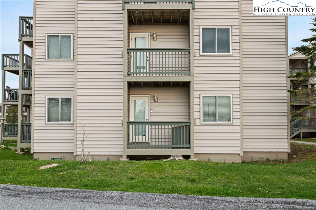 Image number 3 for the current listing