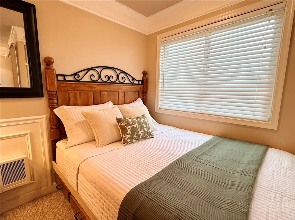 Image number 6 for the current listing