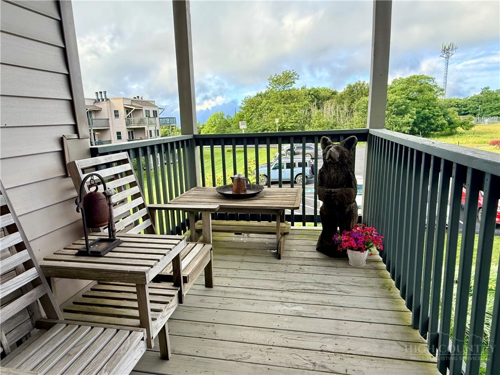 Image number 14 for the current listing