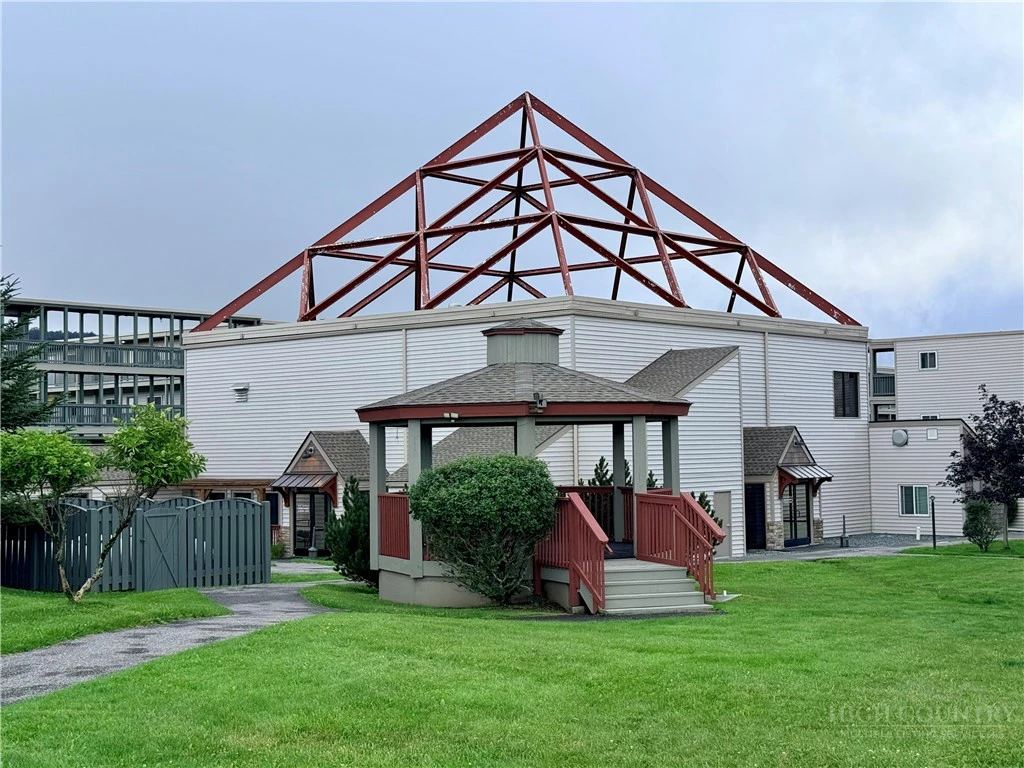 Image number 15 for the current listing