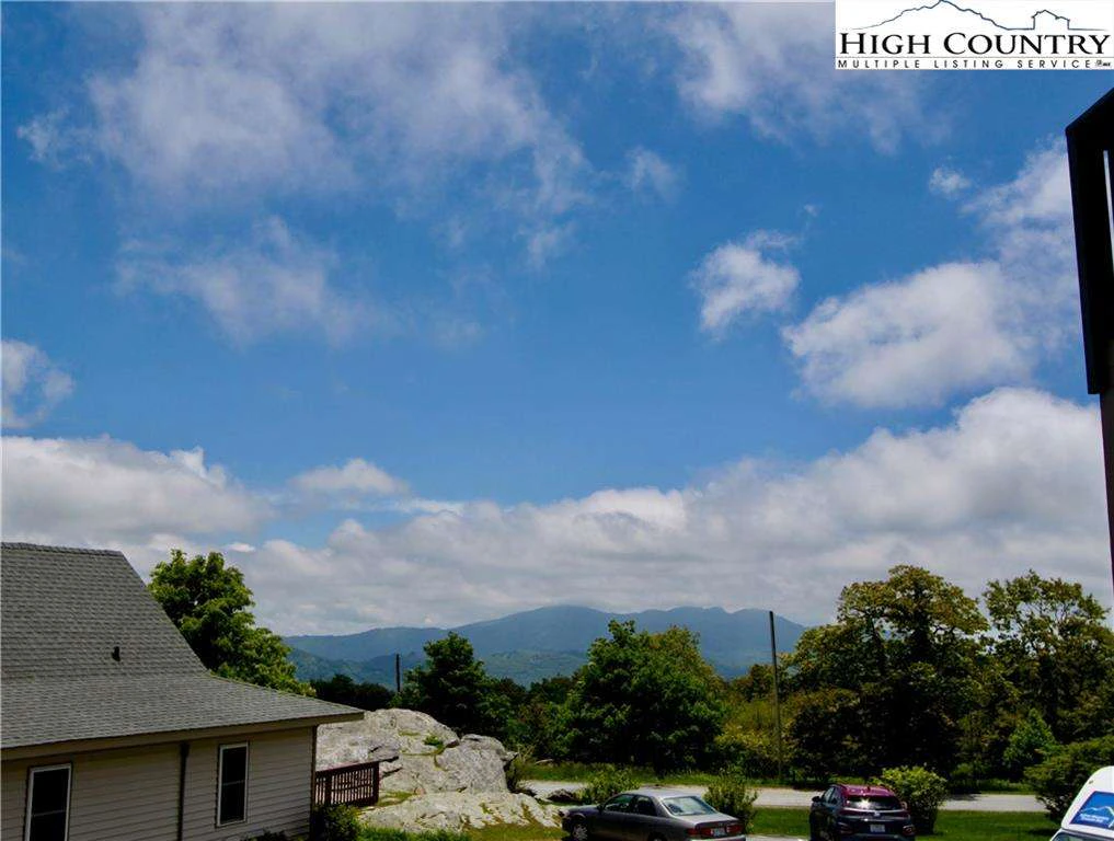 Image number 19 for the current listing
