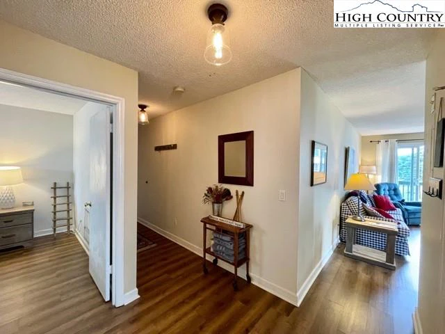 Image number 5 for the current listing