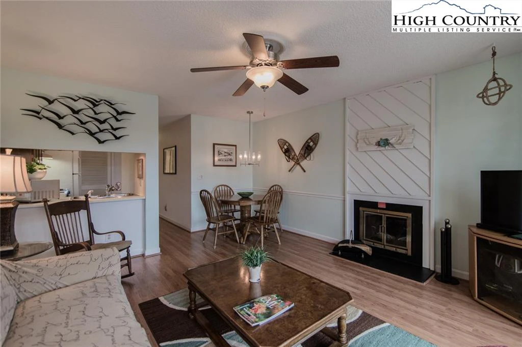 Image number 6 for the current listing