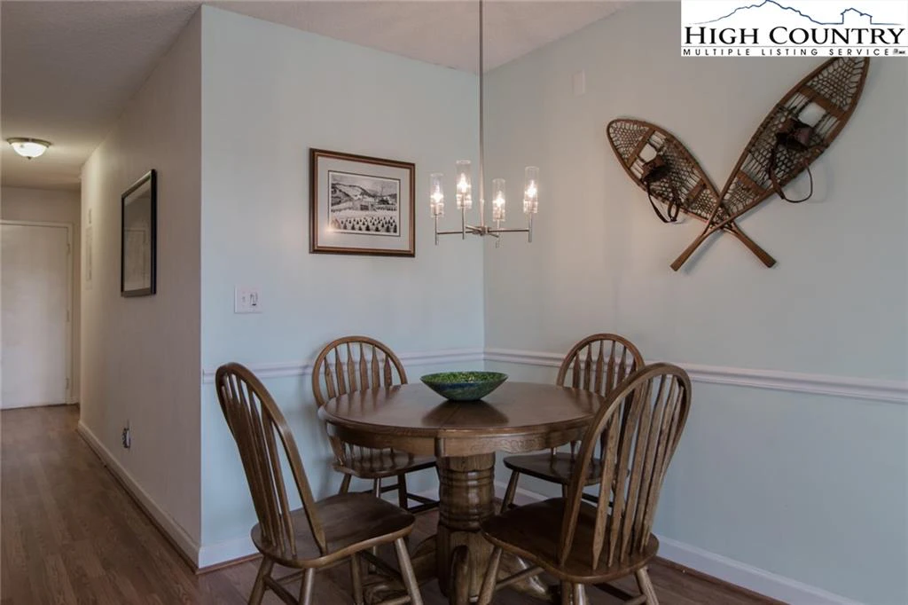 Image number 7 for the current listing
