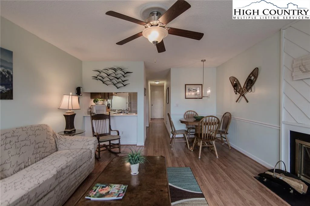 Image number 8 for the current listing
