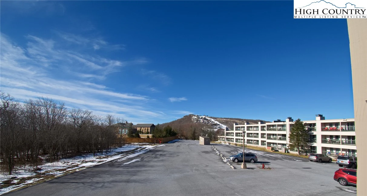Image number 11 for the current listing