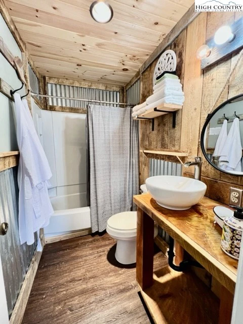 Image number 4 for the current listing