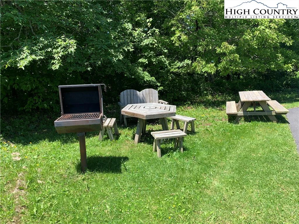 Image number 10 for the current listing