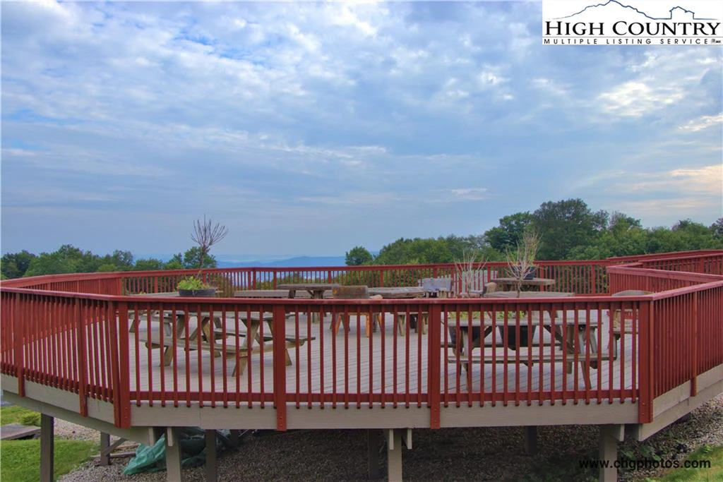 Image number 11 for the current listing