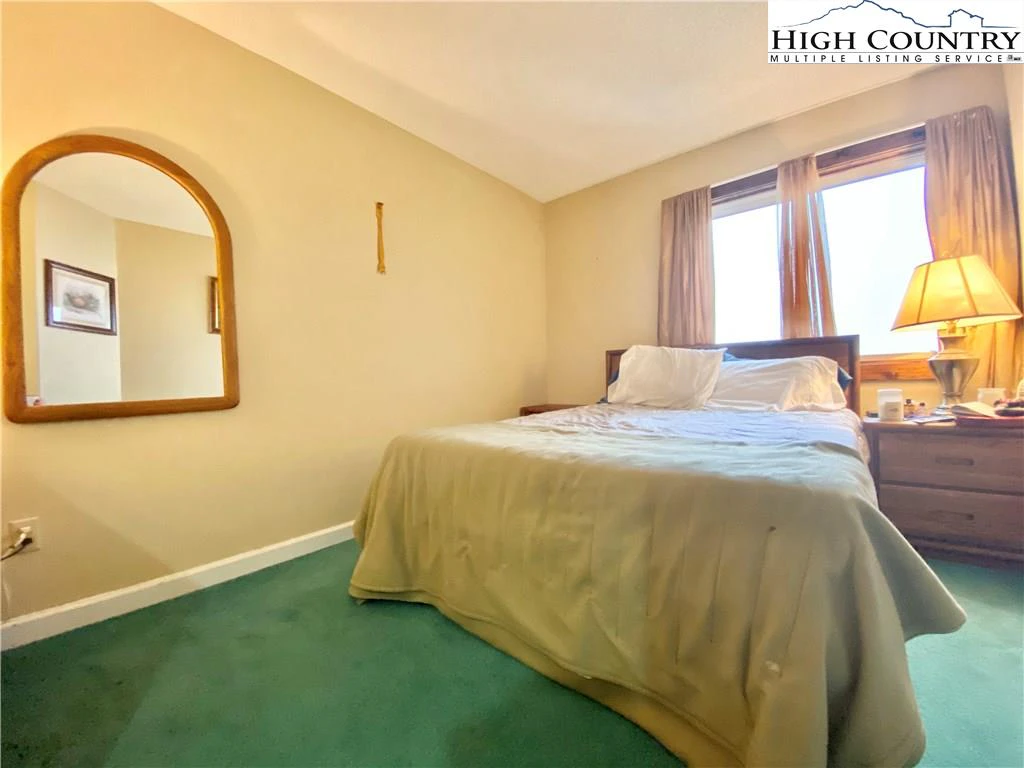 Image number 10 for the current listing