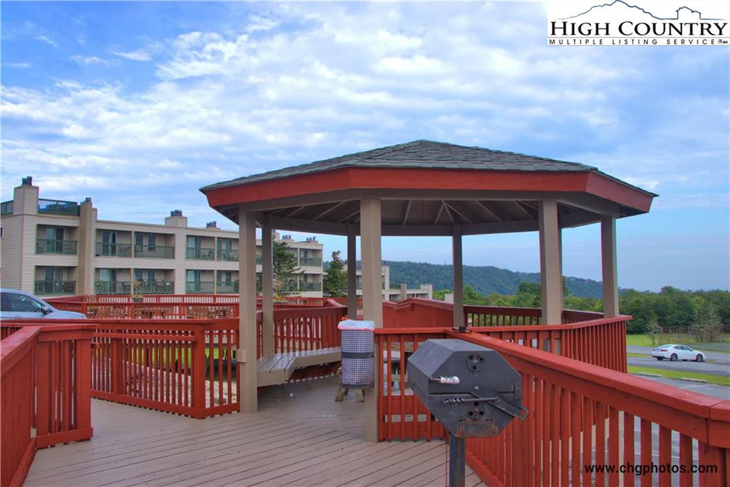 Image number 9 for the current listing