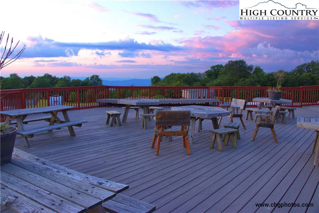 Image number 3 for the current listing