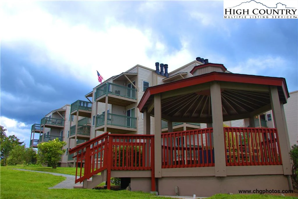 Image number 18 for the current listing