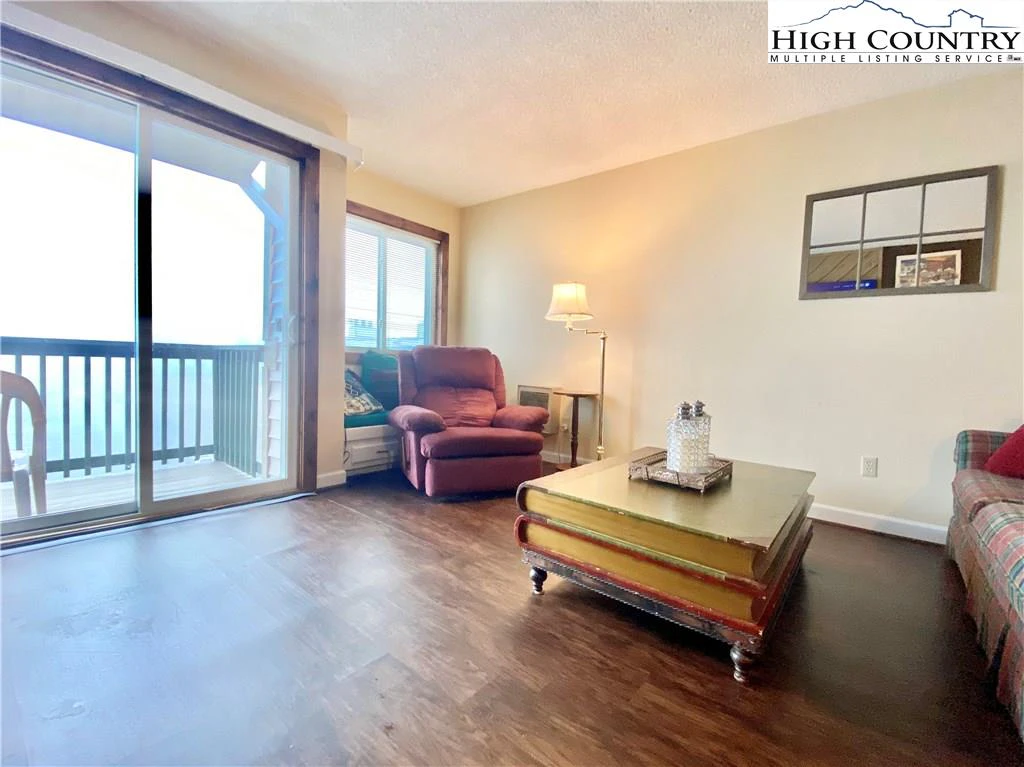Image number 16 for the current listing