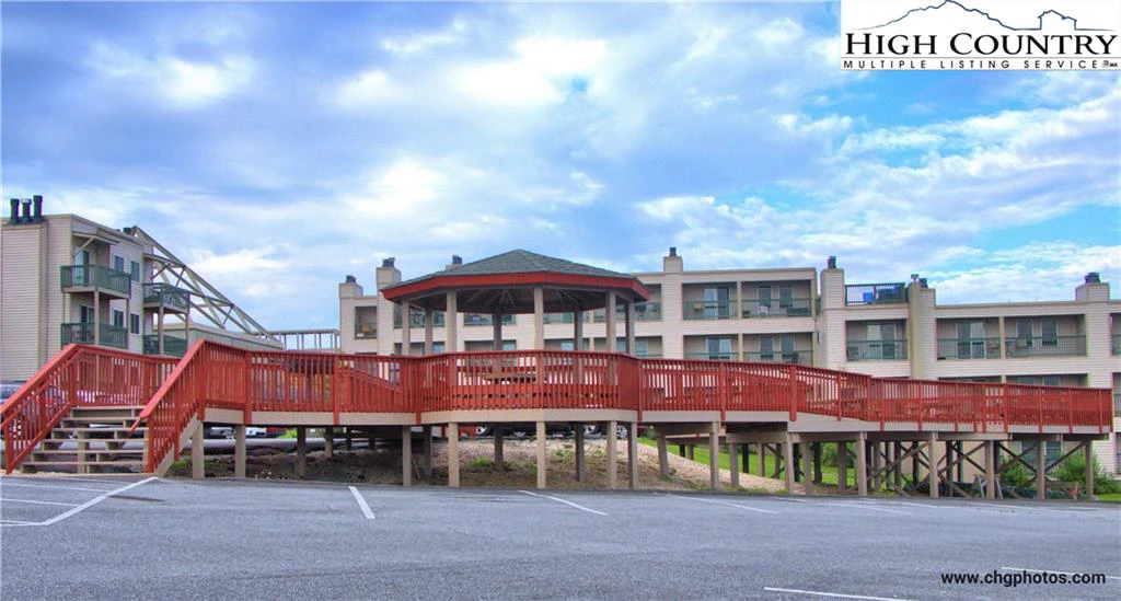 Image number 13 for the current listing