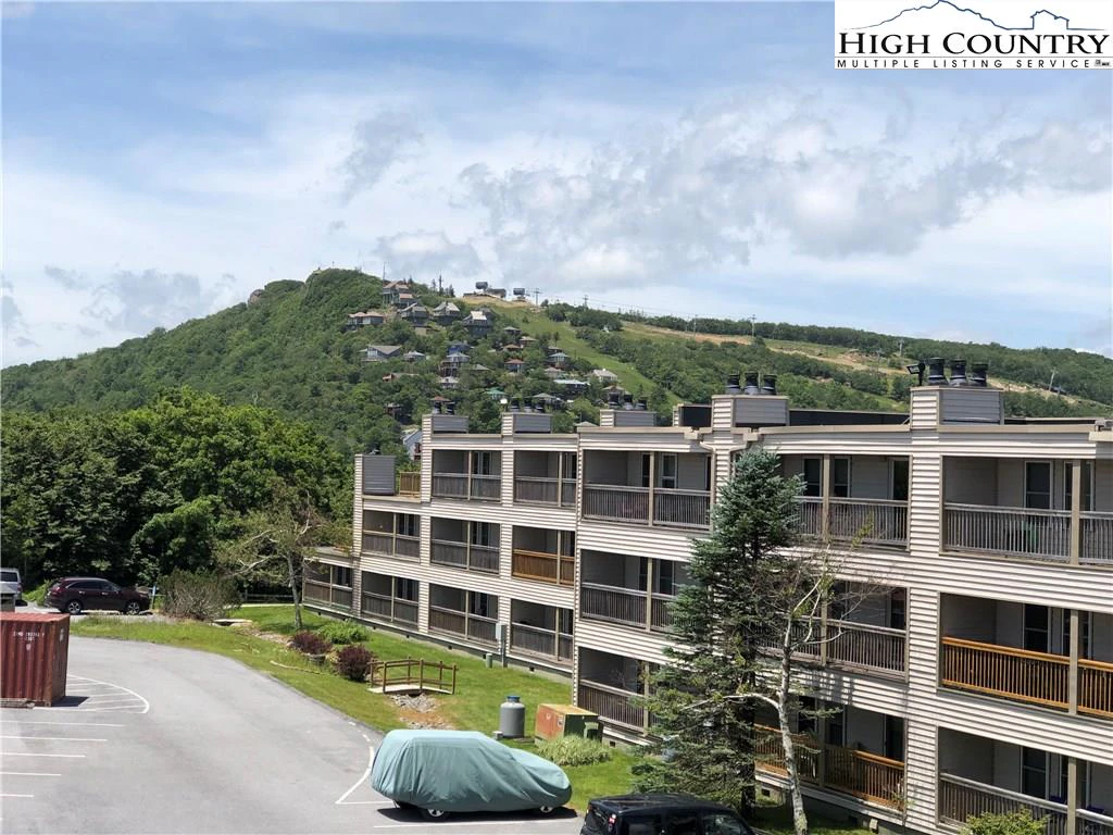 Image number 11 for the current listing