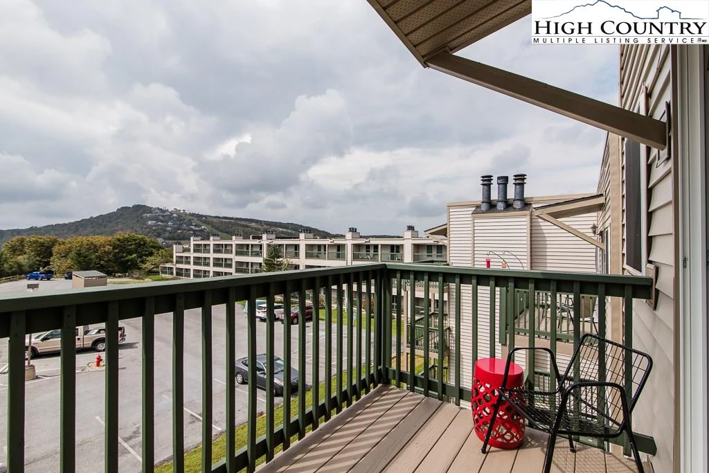 Image number 1 for the current listing