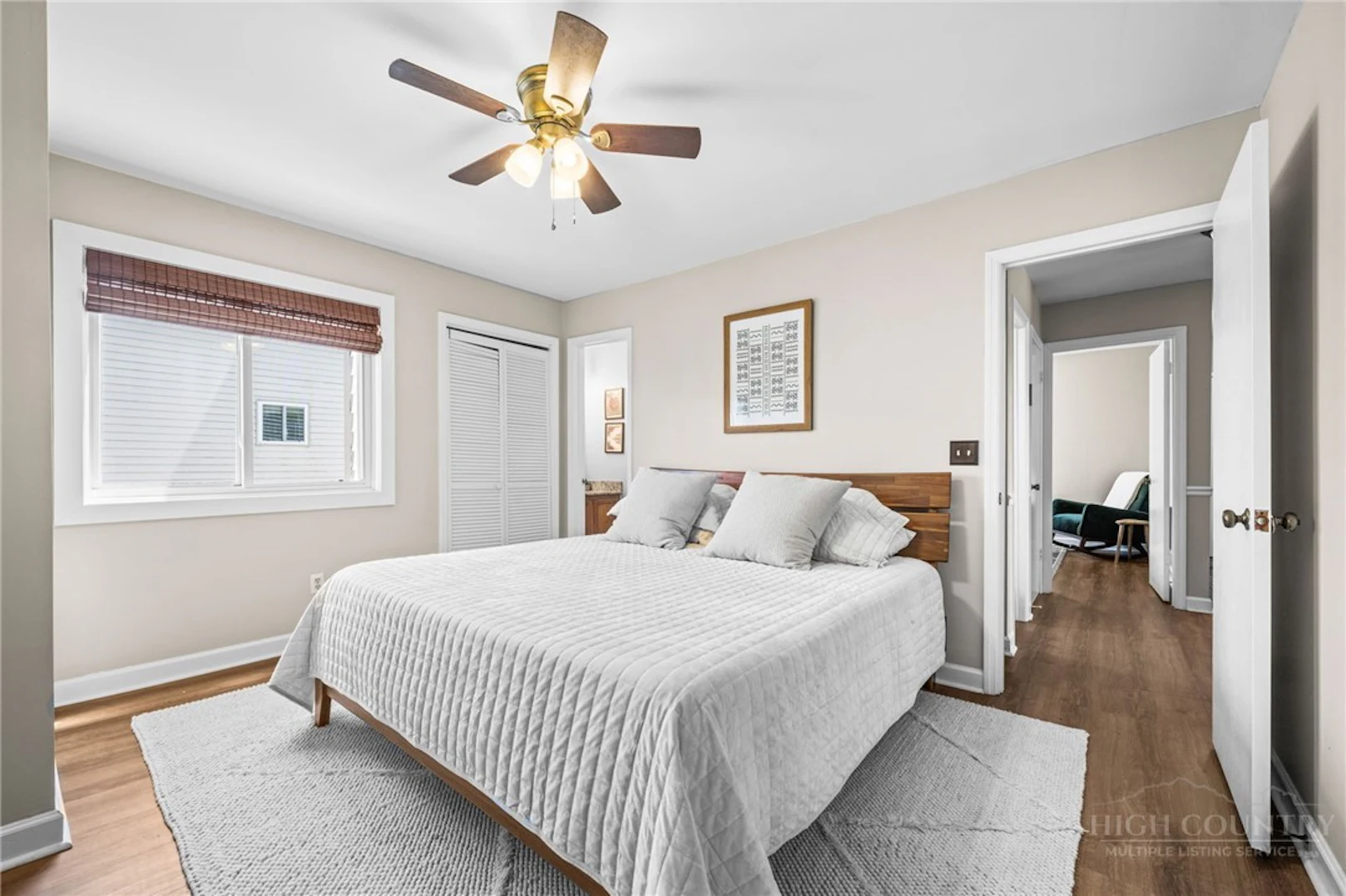 Image number 14 for the current listing
