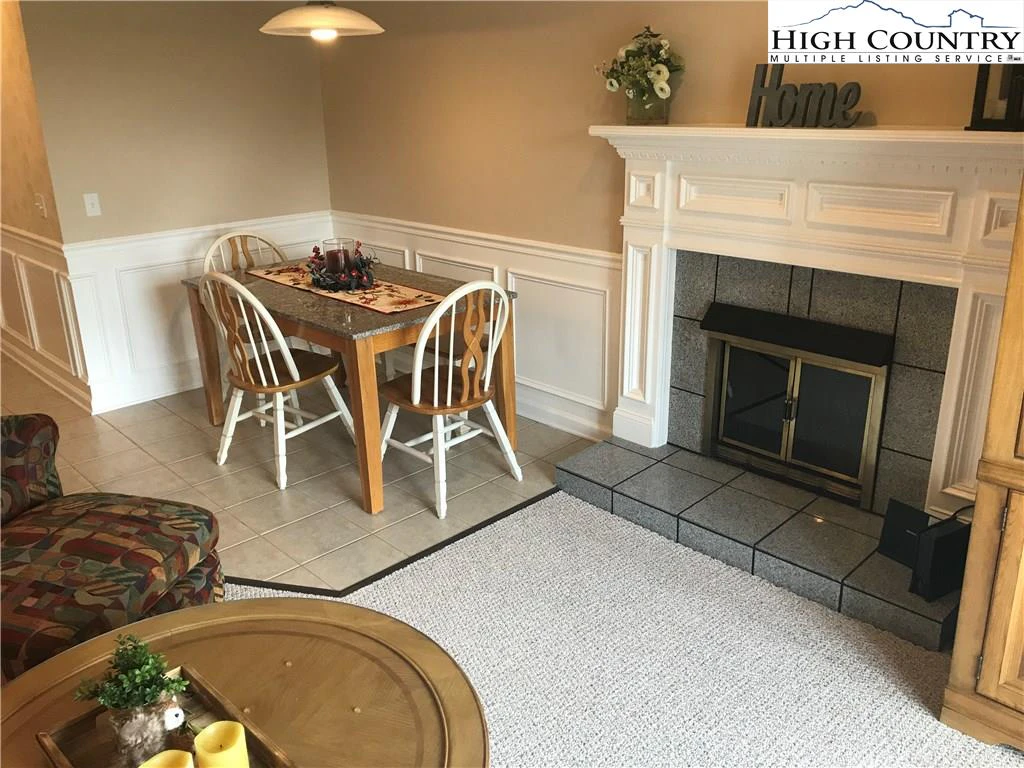 Image number 18 for the current listing
