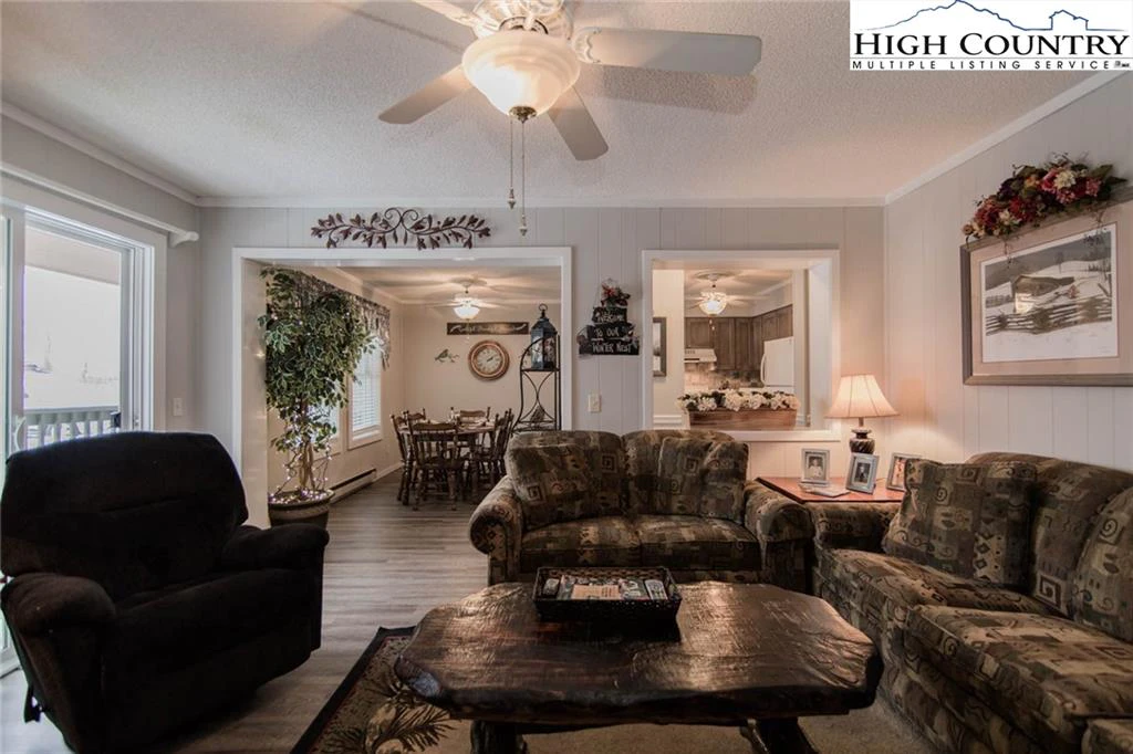 Image number 9 for the current listing