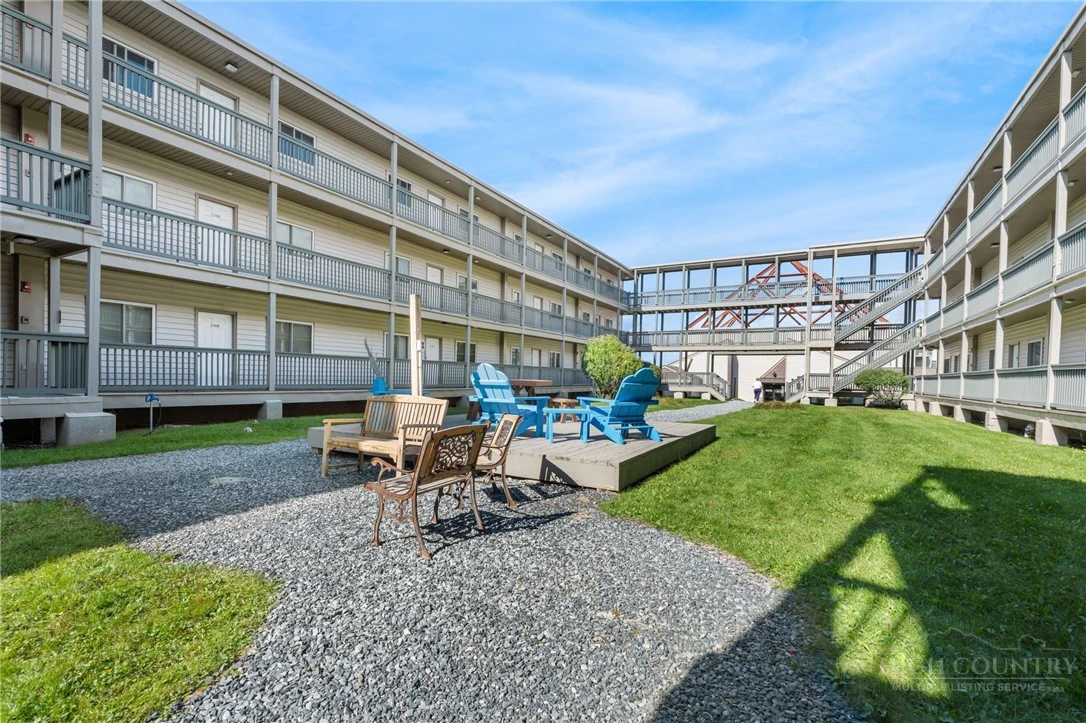 Image number 3 for the current listing