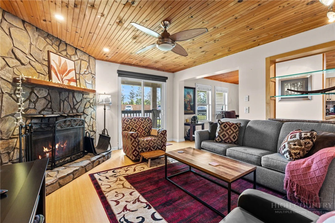 Image number 5 for the current listing