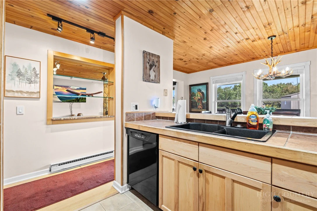 Image number 10 for the current listing