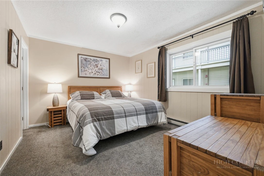 Image number 18 for the current listing