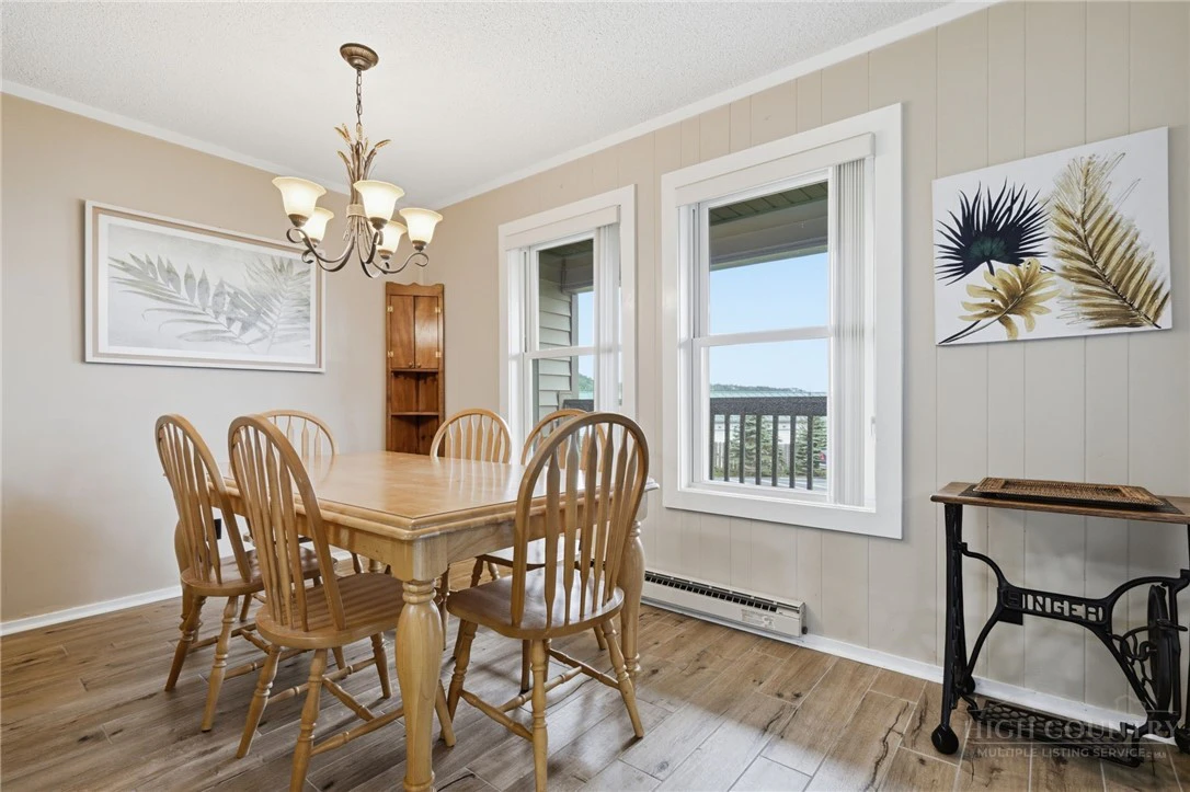 Image number 14 for the current listing