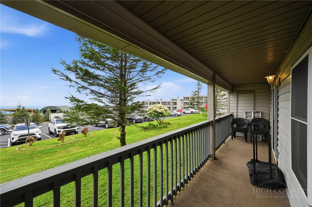 Image number 16 for the current listing
