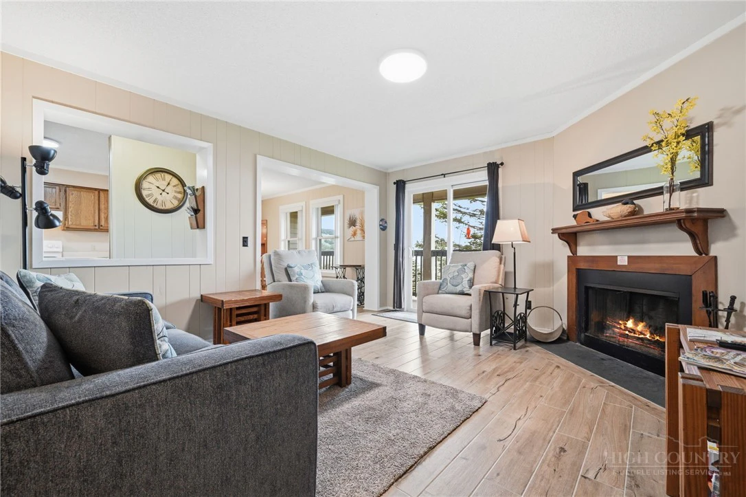 Image number 7 for the current listing