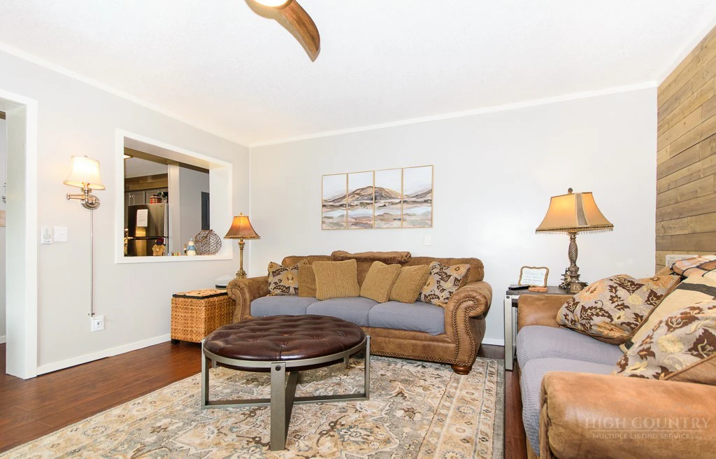 Image number 10 for the current listing