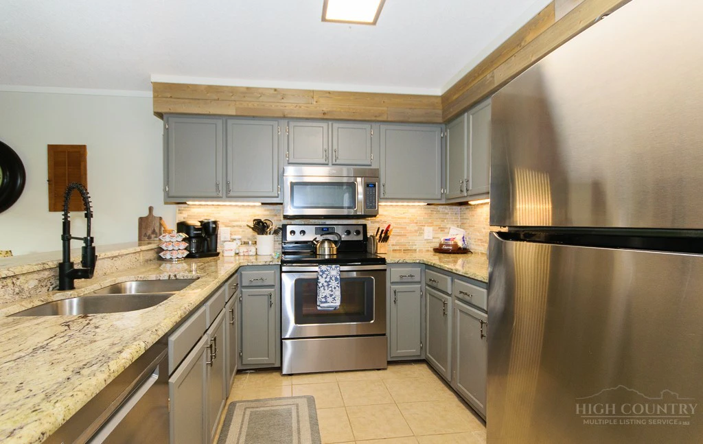 Image number 12 for the current listing