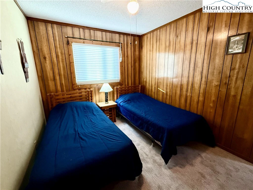 Image number 12 for the current listing