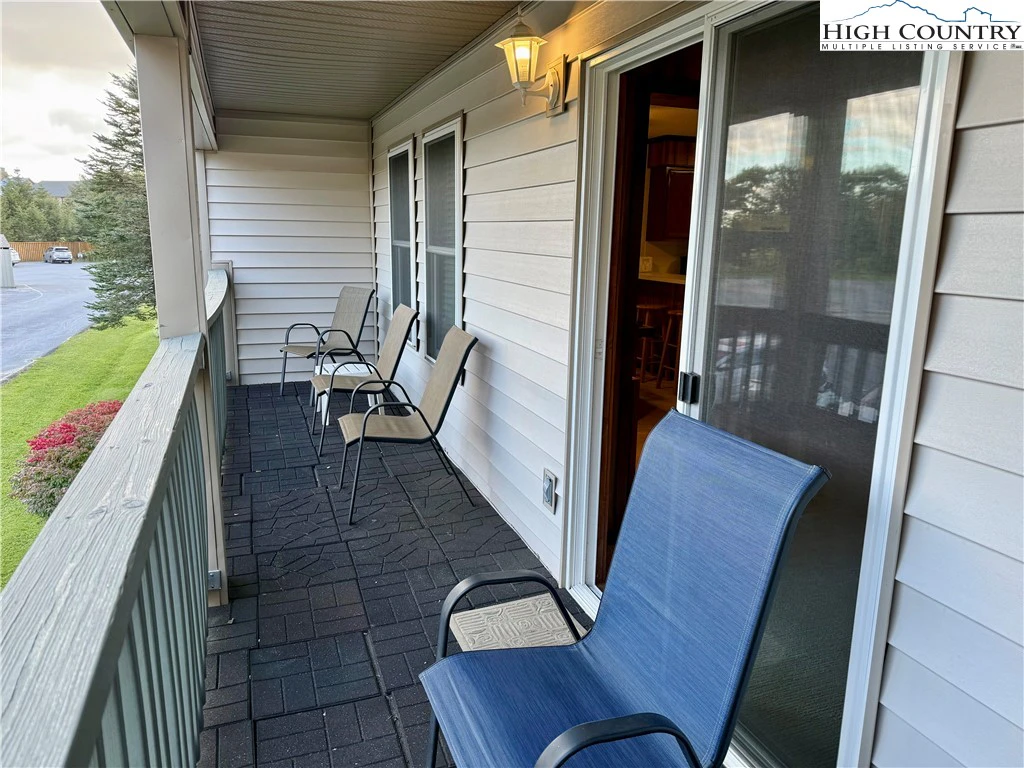 Image number 5 for the current listing