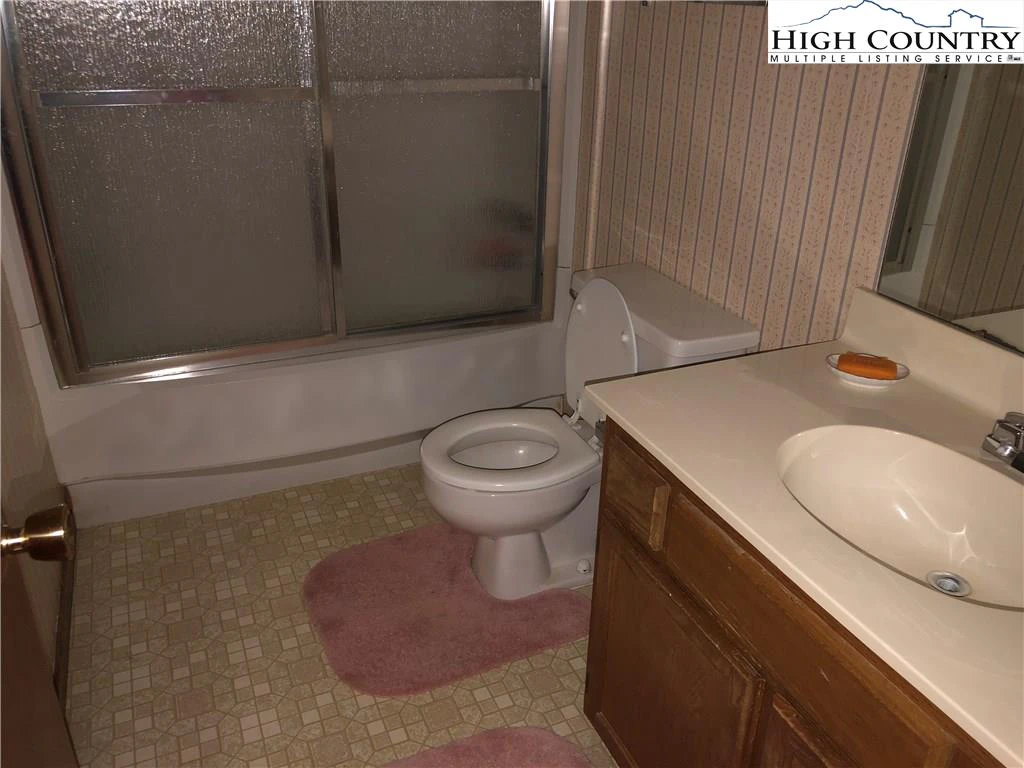 Image number 11 for the current listing