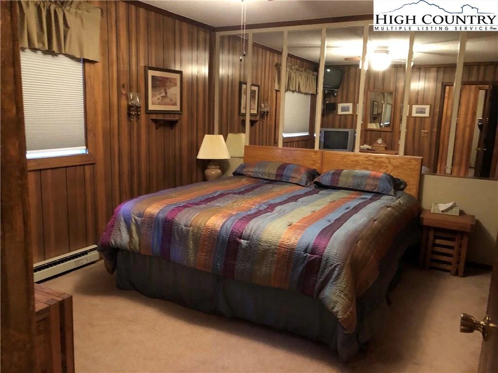 Image number 7 for the current listing
