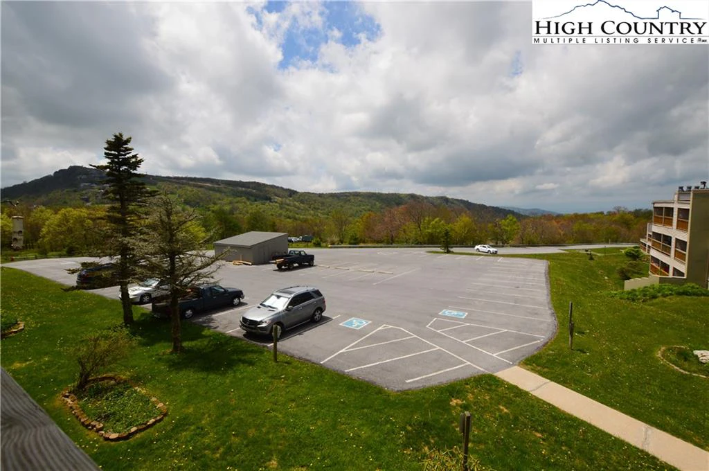 Image number 1 for the current listing