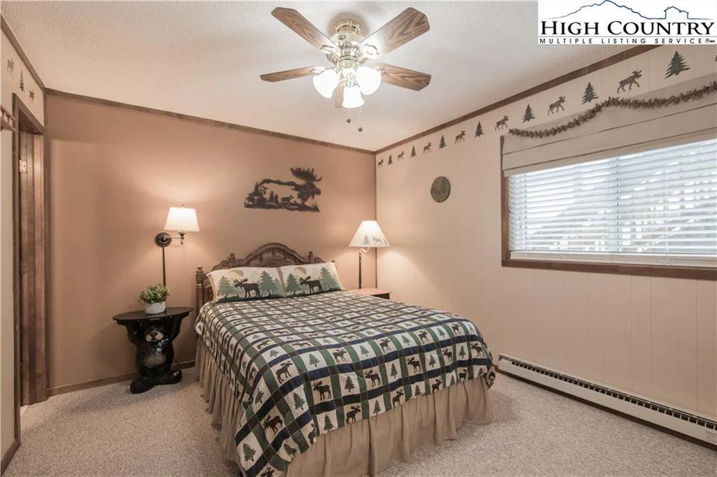 Image number 3 for the current listing