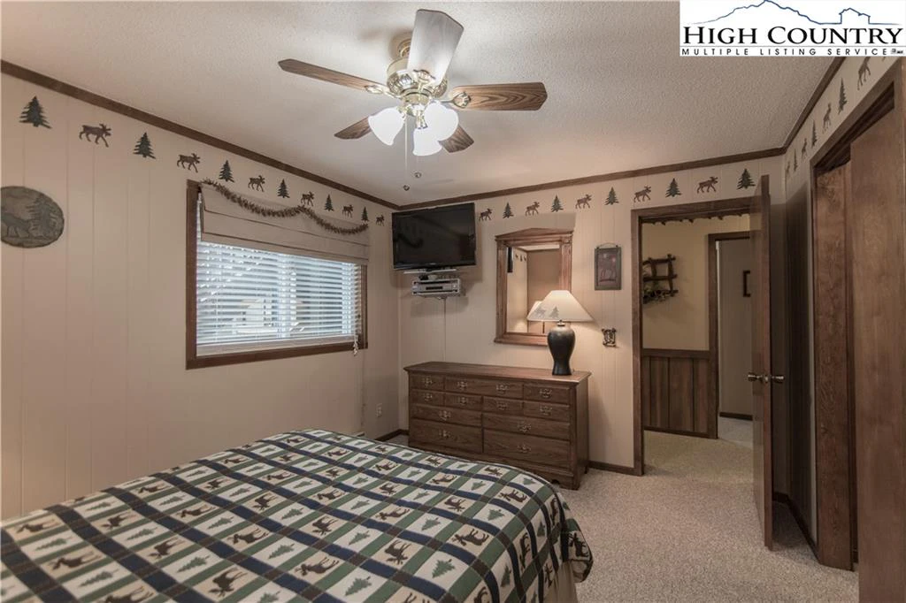 Image number 7 for the current listing