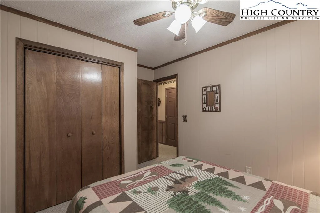 Image number 11 for the current listing