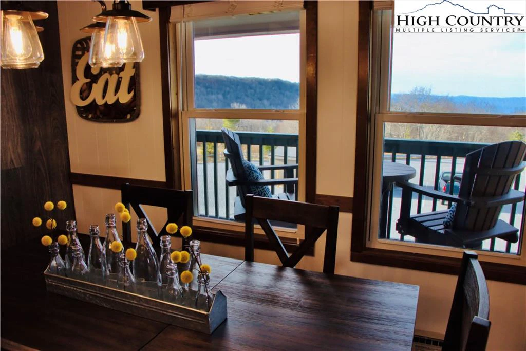 Image number 1 for the current listing