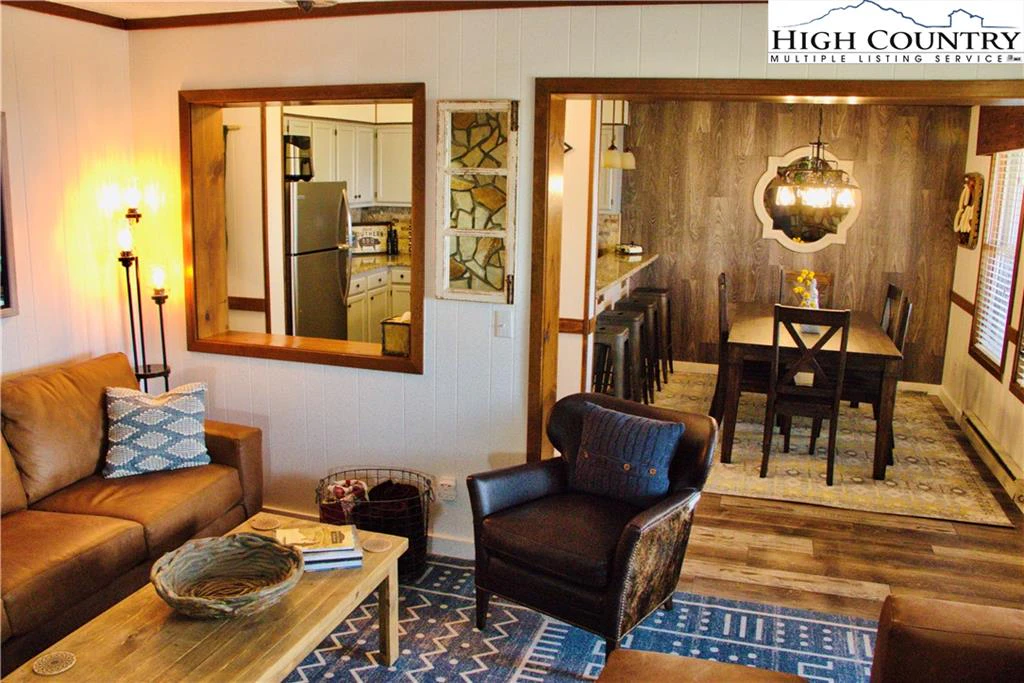 Image number 18 for the current listing