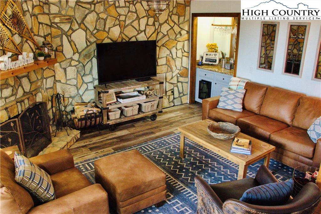 Image number 12 for the current listing