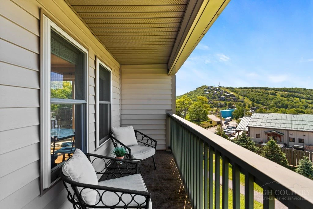 Image number 8 for the current listing