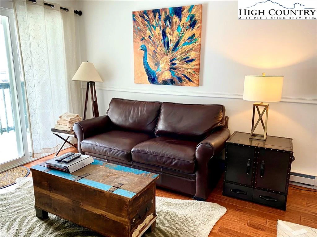 Image number 21 for the current listing