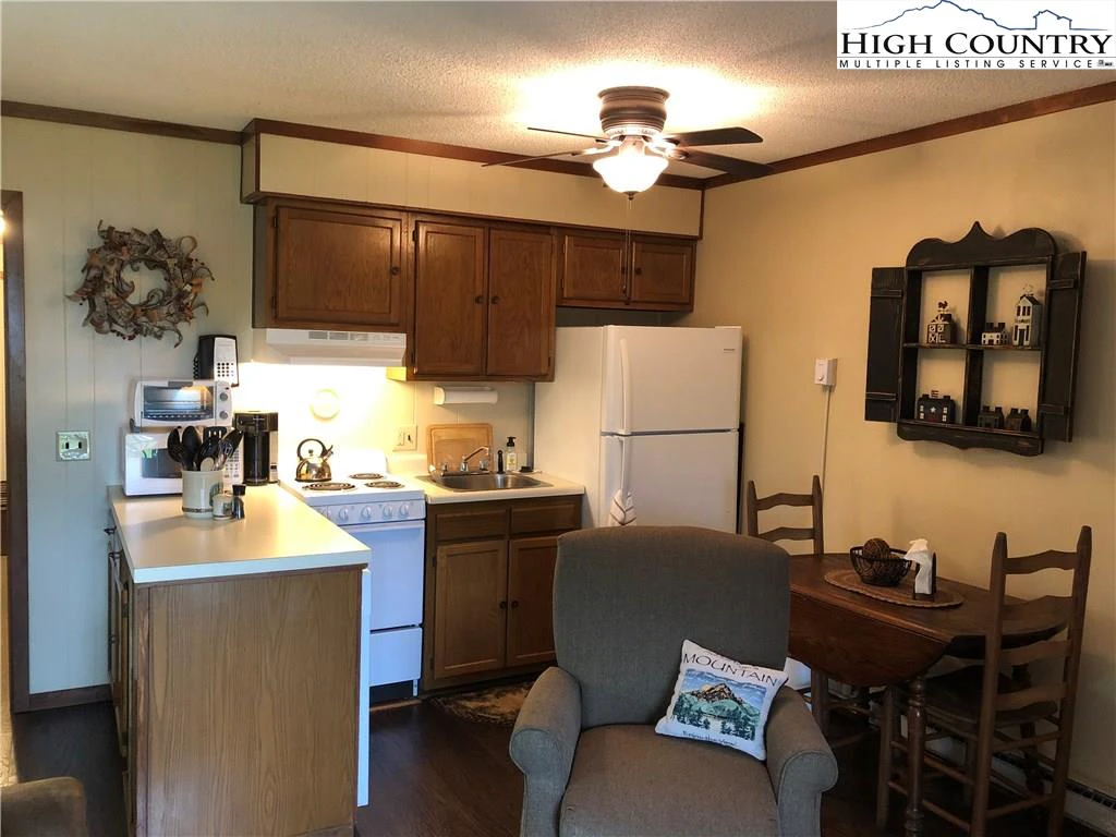 Image number 5 for the current listing