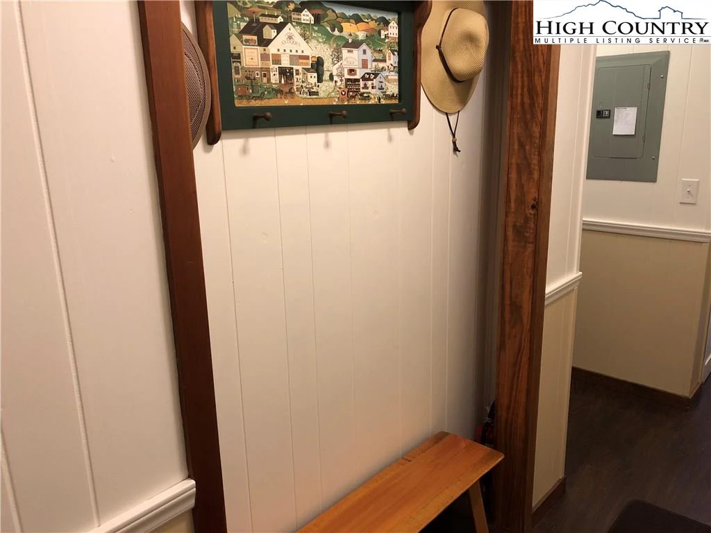 Image number 10 for the current listing
