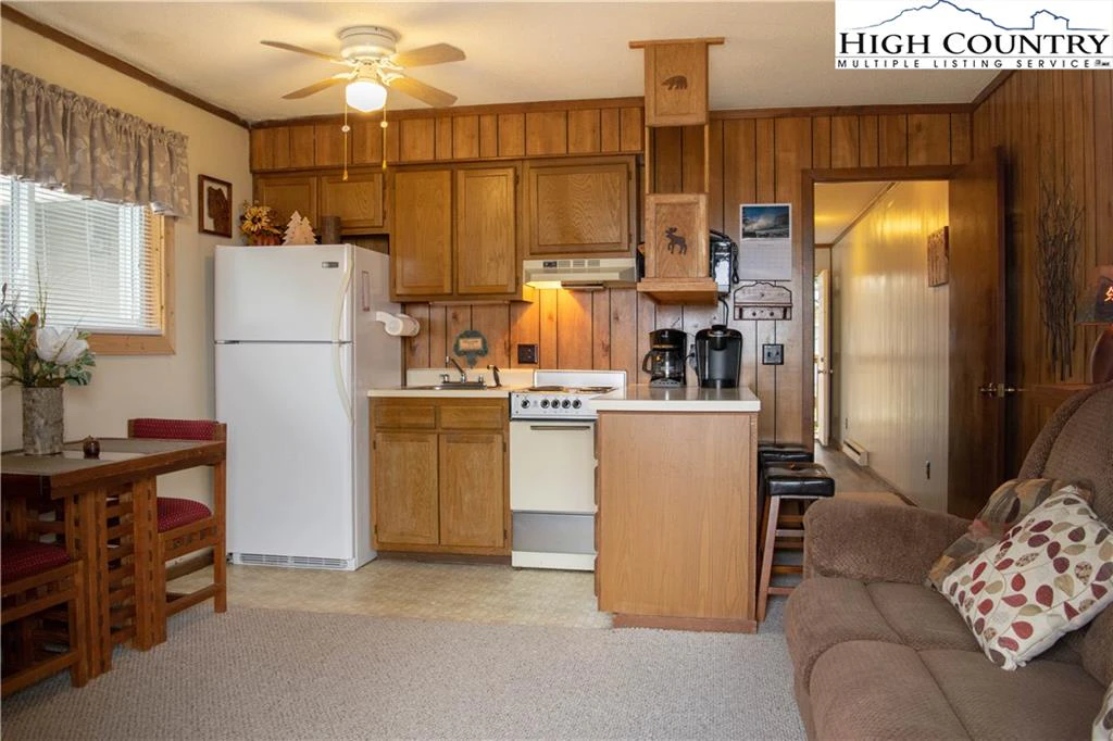 Image number 19 for the current listing